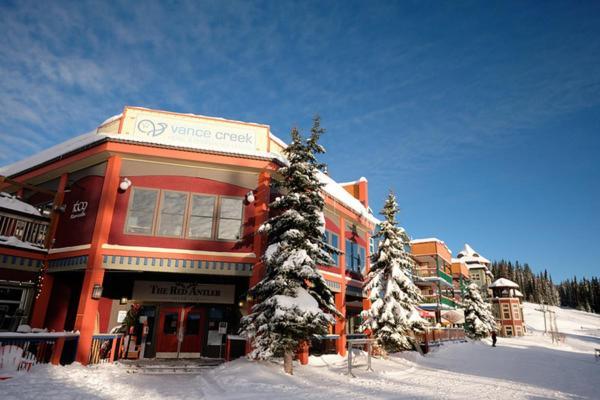 The Vance Creek Hotel & Conference Centre Silver Star Exterior foto